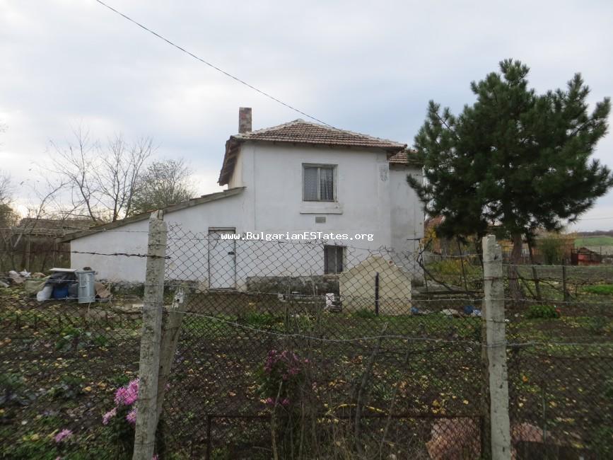: Haus zum Verkauf in Bulgarien! Zweistöckiges Haus im Dorf Troyanovo, 30 km von der Stadt Burgas und dem Meer entfernt. Troianovo , Burgas Eigentum