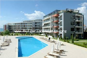 Еin Schlafzimmer Wohnung und Meerblick steht zum Verkauf, nur 100 m vom Strand in Saint Vlas, Bulgarien entfernt.