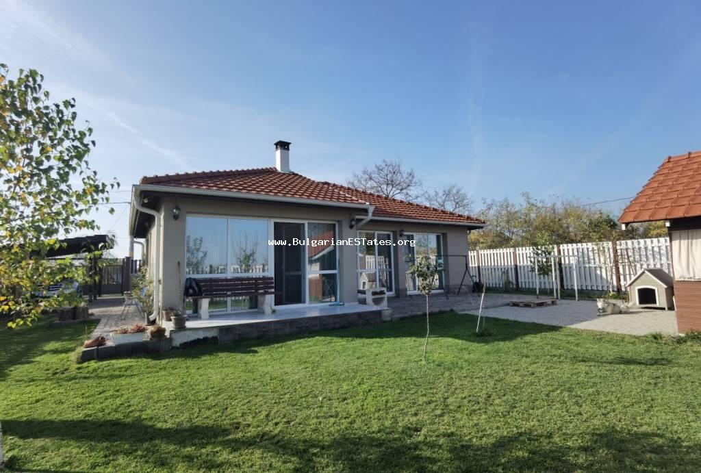 Zum Verkauf ein neues, luxuriöses Haus in Bulgarien, im Dorf Polski Izvor, nur 15 km vom Meer und Burgas entfernt. Häuser in Bulgarien !!