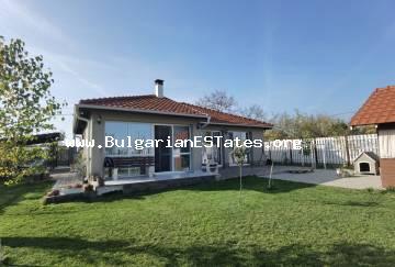 Zum Verkauf ein neues, luxuriöses Haus in Bulgarien, im Dorf Polski Izvor, nur 15 km vom Meer und Burgas entfernt. Häuser in Bulgarien !!