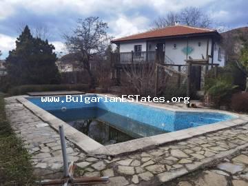 Renoviertes Haus mit Pool zu verkaufen, nur 18 km von der Stadt Burgas und dem Meer entfernt, Bulgarien!