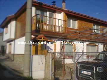 Neues zweistöckiges Haus zum Verkauf im Dorf Gramatikovo, 30 km von der Stadt Tsarevo und dem Meer in Bulgarien entfernt.