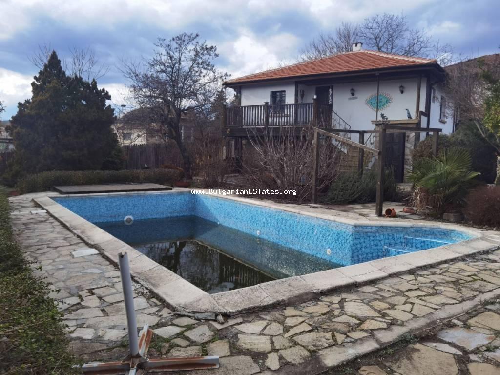Renoviertes Haus mit Pool zu verkaufen, nur 18 km von der Stadt Burgas und dem Meer entfernt, Bulgarien!