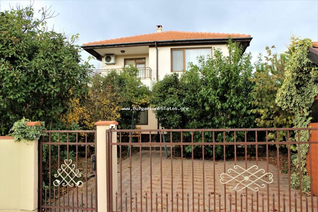 Kaufen Sie ein neues und komplett eingerichtetes Haus auf zwei Etagen in Kamenar (Stadt Pomorie), 6 km vom Meer entfernt, Bulgarien!