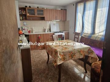 TOP ANGEBOT!!! Günstiges Haus mit Teilrenovierung zum Verkauf im Dorf Krumovo – nur 25 km von Yambol und 128 km von Burgas und dem Schwarzen Meer entfernt! Bulgarische Immobilien zu verkaufen!