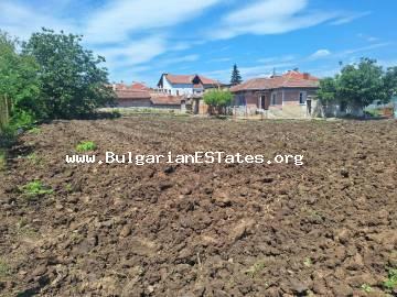 Haus zum Verkauf im Dorf Polyanovo, Bulgarien – nur 35 km von Burgas und dem Schwarzen Meer, 9 km von der Stadt Aytos und 20 km von der Stadt Karnobat entfernt!!!